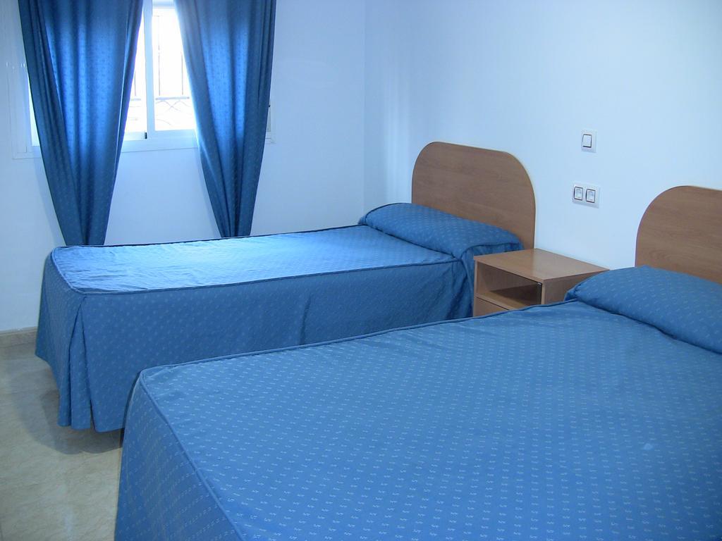 Apartahotel Los Hermanos Оканья Екстер'єр фото