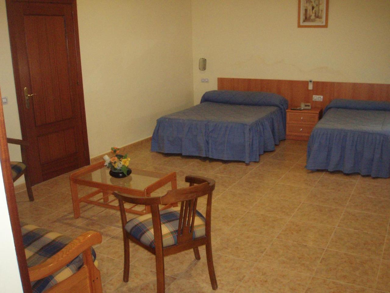 Apartahotel Los Hermanos Оканья Екстер'єр фото